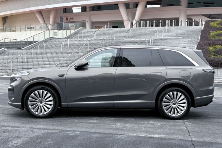 Used ONVO Luxeed L90 2025 Model—Ultra Six-Seater Version
