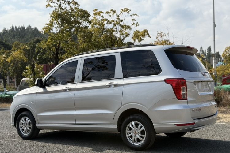 Used Wuling Hongguang 2021 1.5L Revised S Standard Version with Electric Power Steering LAR
