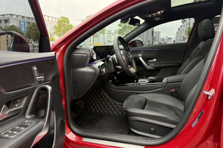 Used Mercedes-Benz A-Class 2022 Revised Version A 200 L Sport Sedan Fashionable Style
