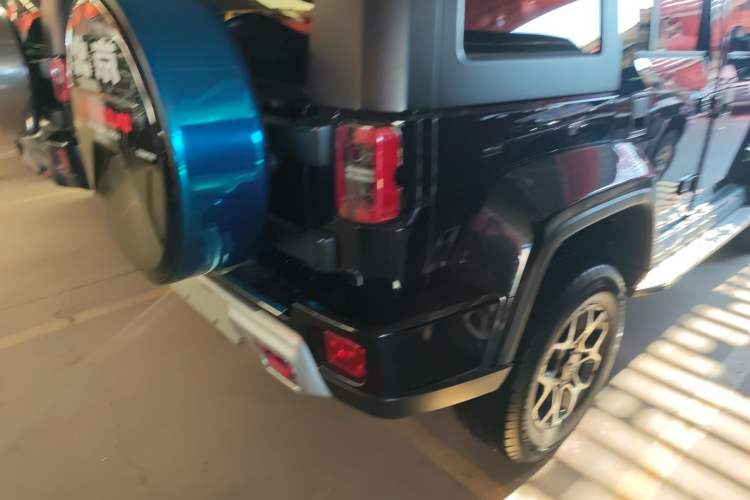 Used Beijing Auto BJ40 2019 PLUS 2.3T Automatic Four-Wheel Drive Premium Edition China VI
