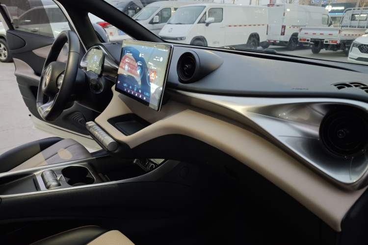 Used BYD Dolphin 2023 420 km Free Version
