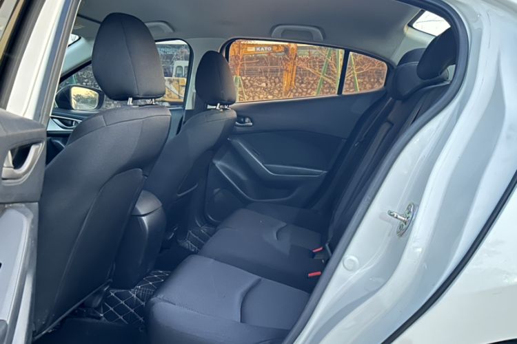 Used Mazda Mazda 3 Axela 2019 Cloud-Controlled Version Sedan 1.5L Automatic Comfort Trim China VI Standard
