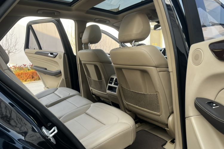 Used Mercedes-Benz M-Class 2015 ML 400 4MATIC Dynamic Model
