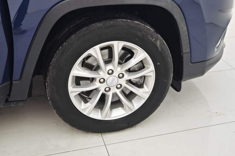 Used  Cherokee 2019 2.0L 2WD Premium Edition China VI