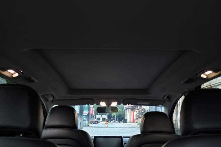 Used SAIC MAXUS EUNIQ 5 2022 Luxury Edition Six Seats
