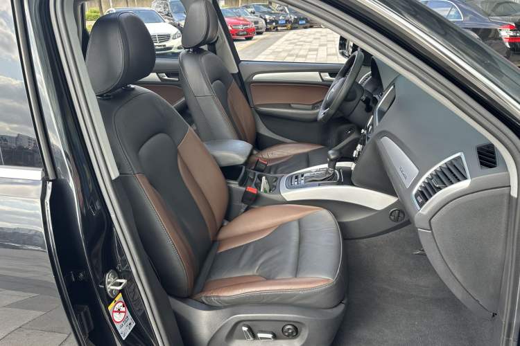 Used Audi Q5 2017 Plus 40 TFSI Technology Model
