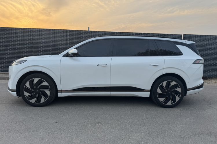 Used  eπ008 2024 636Max All-Electric Version 6 Seats