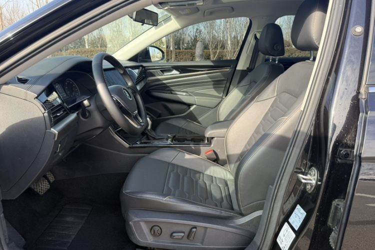 Used Volkswagen Passat 2020 Facelift 330TSI Elite Edition China VI Standard