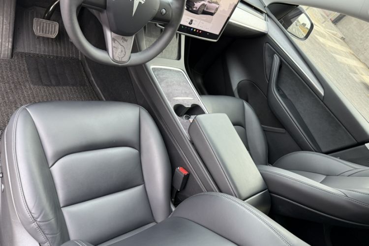 Used Tesla Model Y 2023 Rear-Wheel-Drive Version