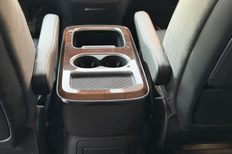 Used Hongqi HQ9 PHEV 2024 2.0T Four-Wheel Drive Luxury Edition