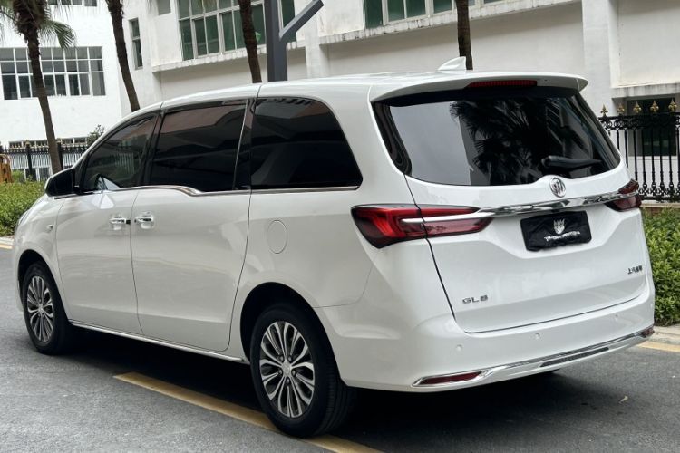 Used Buick GL8 2023 Facelifted Land Cruiser Executive Luxury Version
