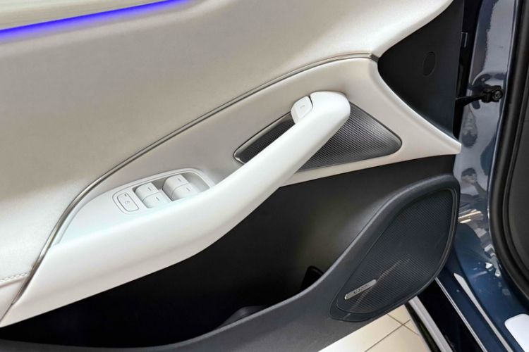 Used  SU7 2024 Rear-Drive Ultra-Long Range Advanced Pro-Level Intelligent Driving Version
