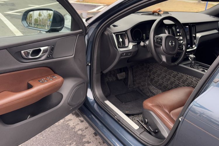 Used Volvo S60 2021 T4 Zhiyi Luxury Edition