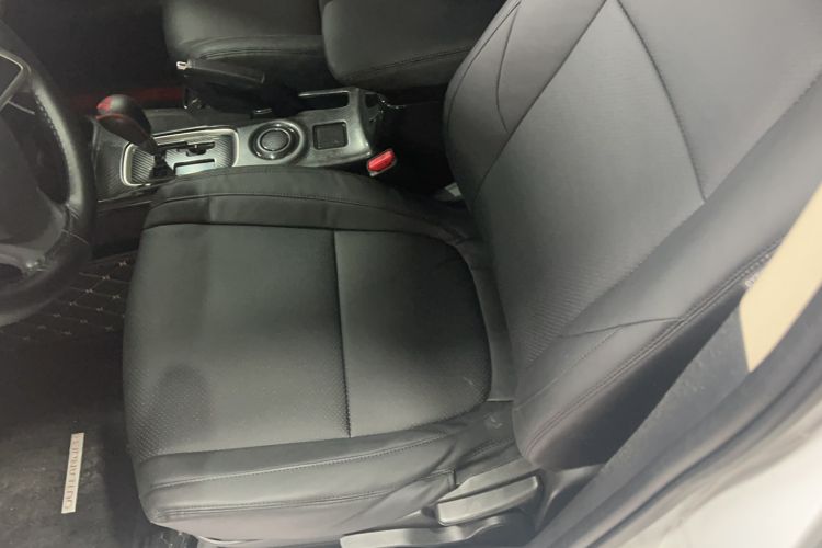 Used Mitsubishi Outlander 2016 2.0L Two-Wheel Drive Fashion Edition 5 Seats