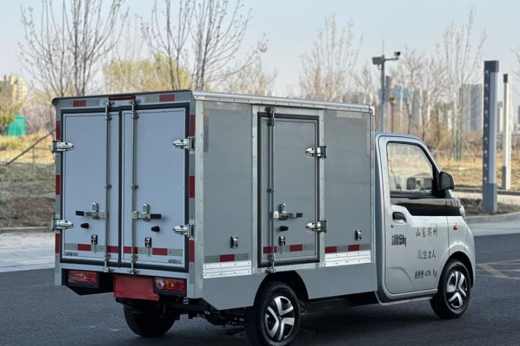 Used   2023 140km Long Wheelbase Van Ambition Version
