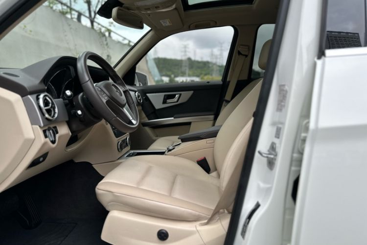 Used Mercedes-Benz GLK-Class 2013 GLK 300 4MATIC Dynamic Sunroof Model
