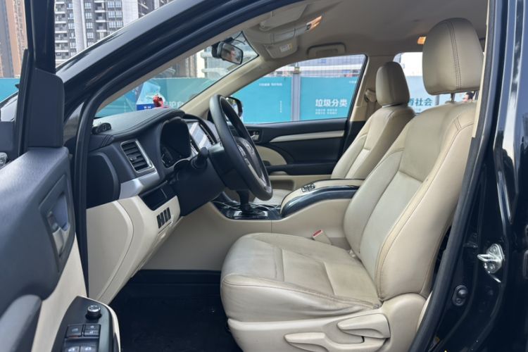 Used Toyota Highlander 2018 2.0T Two-Wheel Drive Elite Version 5 Seats China VI Standard