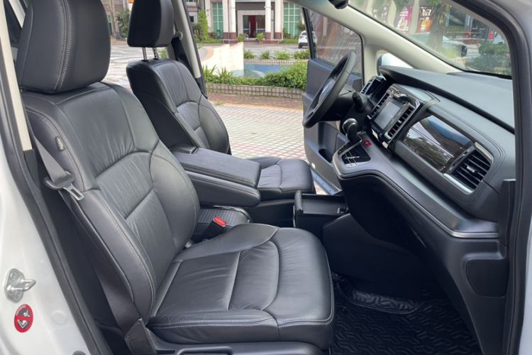 Used Honda Elysion 2016 2.4L Supreme Edition
