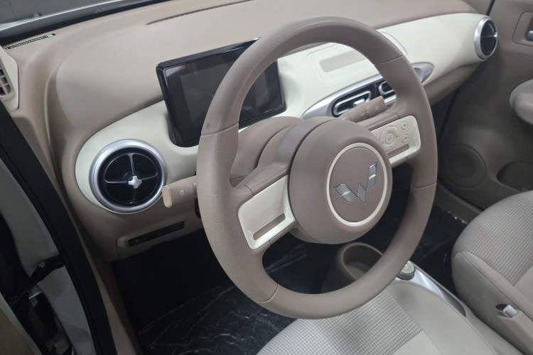 Used Wuling Hongguang MINIEV 2025 Four-Door Version Advanced Edition
