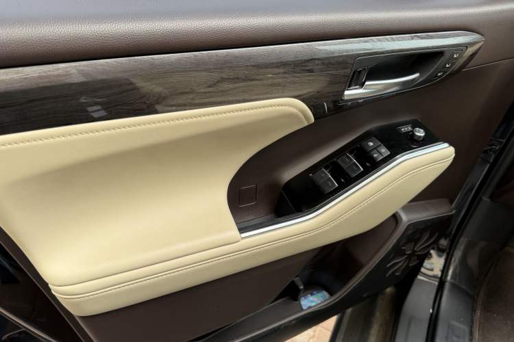 Used Toyota Highlander 2022 Dual-Engine 2.5L Four-Wheel Drive Supreme Edition 7-Seater