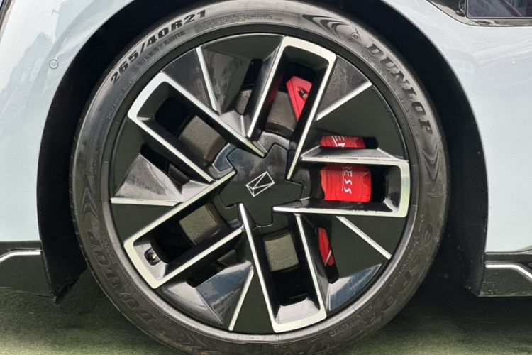 Used  12 2023 650 Three-Laser Four-Wheel Drive Performance Edition
