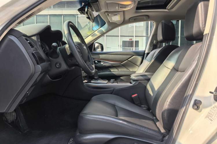 Used Infiniti Q70 2019 Q70L 2.0T Enjoyment Edition