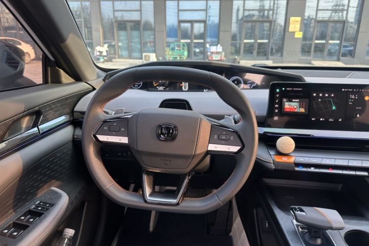 Used Changan UNI-V 2022 1.5T Prestige Version
