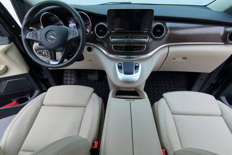 Used Mercedes-Benz V-Class 2022 V 260 Avantgarde Edition