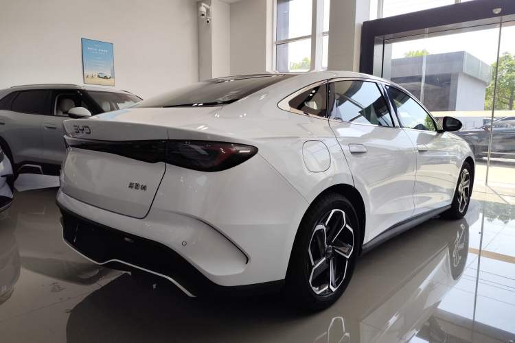 Used BYD Seal 06 New Energy 2024 DM-i 120KM Flagship Model
