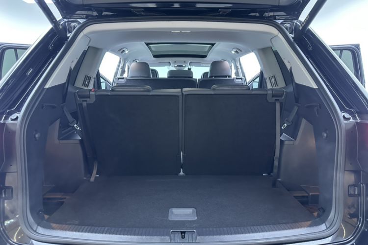 Used Volkswagen Teramont 2024 530 V6 All-Wheel Drive Prestige Luxury Edition
