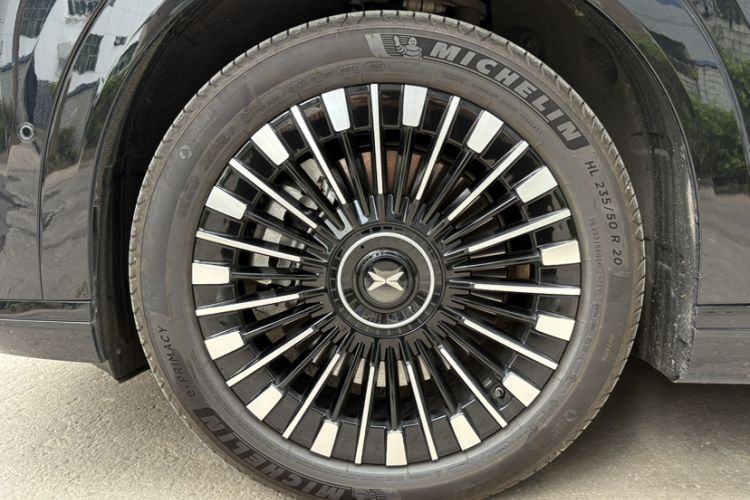 Used XPeng X9 2025 740 Ultra-Long Range Max
