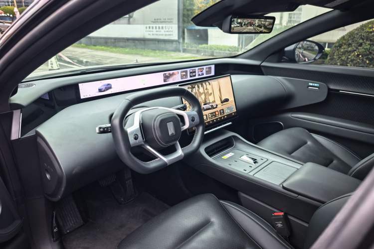 Used  12 2025 Ultra Extended-Range Edition
