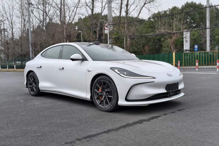 Used  L6 2024 Max Standard Edition
