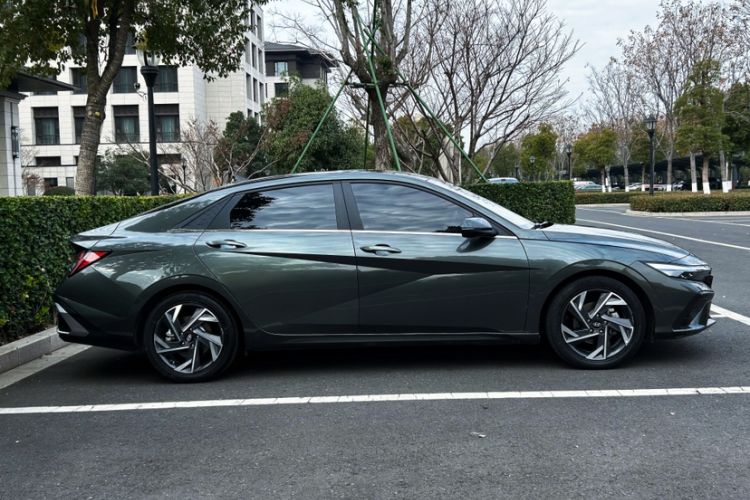 Used Hyundai Elantra 2023 1.5L CVT LUX Prestige Edition