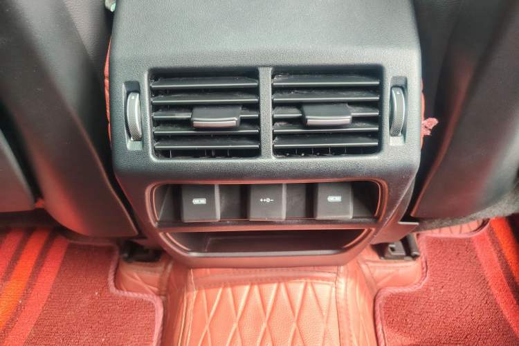 Used Land Rover Discovery Sport New Energy 2021 P300e Performance Tech Edition
