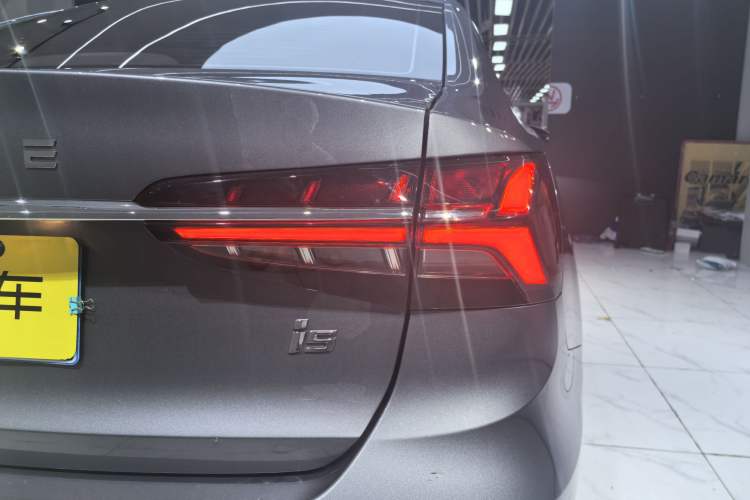 Used Roewe i5 2021 1.5L CVT Platinum Edition
