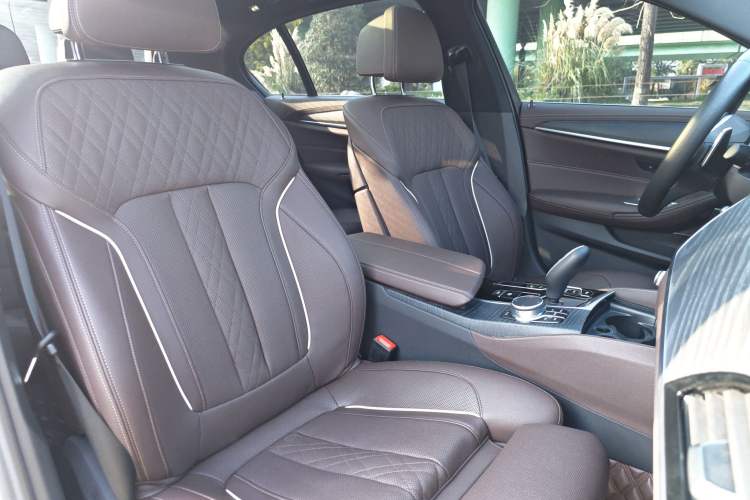 Used BMW 5 Series 2022 Restyled 530Li Luxury Edition M Sport Package
