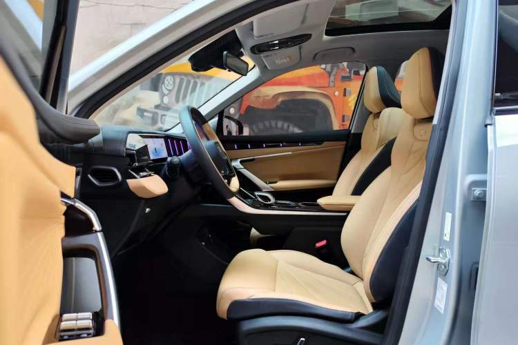 Used Geely Auto FX11 2023 1.5TD DCT Prestige Edition
