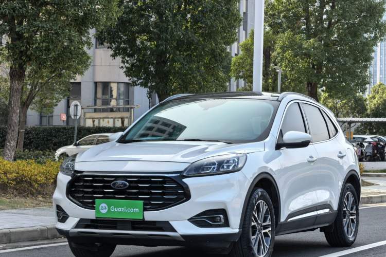 Used Ford Escape 2020 EcoBoost 245 Two-Wheel-Drive Titanium Edition
