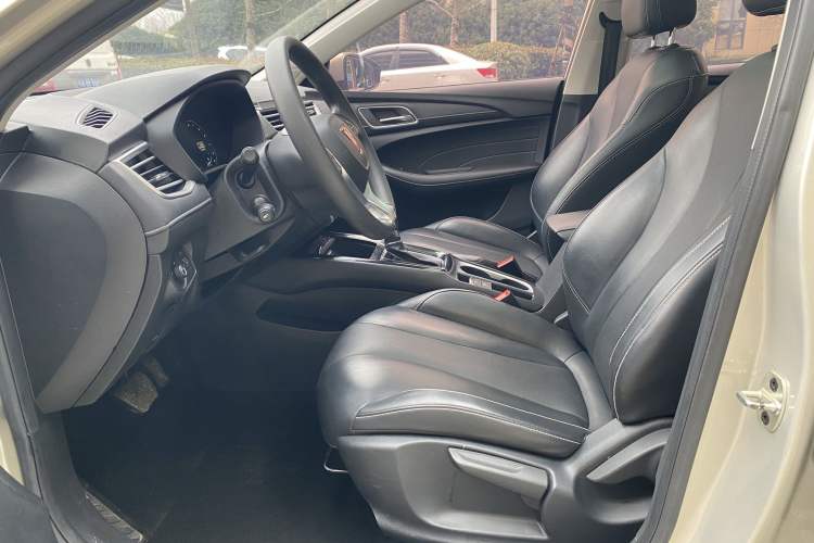 Used Roewe i5 2020 1.5L Automatic 4G Connect Luxury Flagship Edition
