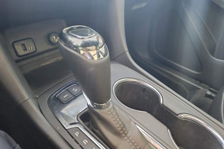 Used Chevrolet Equinox 2017 550T Automatic All-Wheel-Drive Top-Tier Version