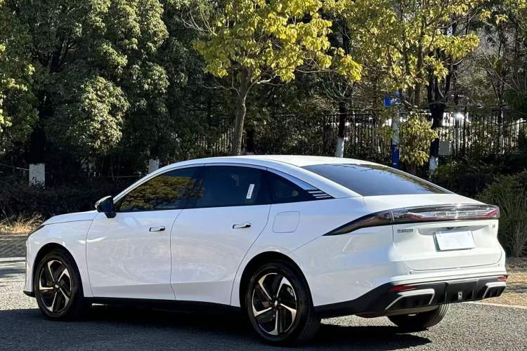 Used  L6 2024 125km PLUS Dragon Edition