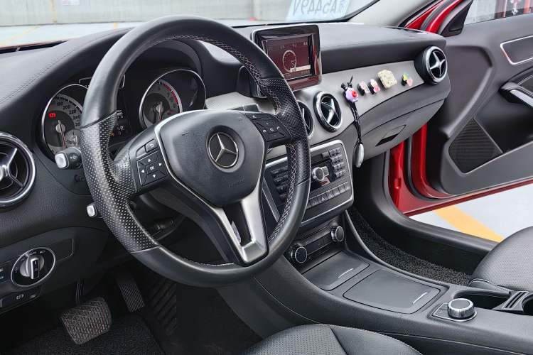 Used Mercedes-Benz GLA 2015 GLA 220 4MATIC Fashion Model
