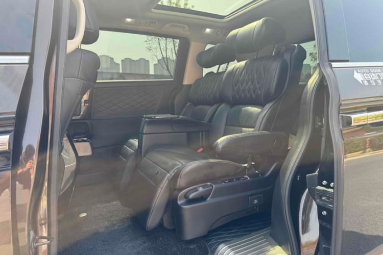 Used Honda Elysion 2019 2.0L Hybrid Luxury Edition
