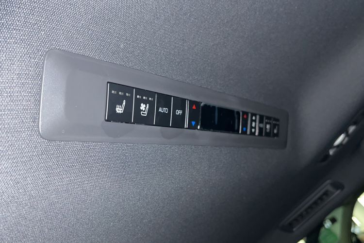 Used Toyota Sienna 2024 2.5L Hybrid Four-Wheel Drive Prestige Edition
