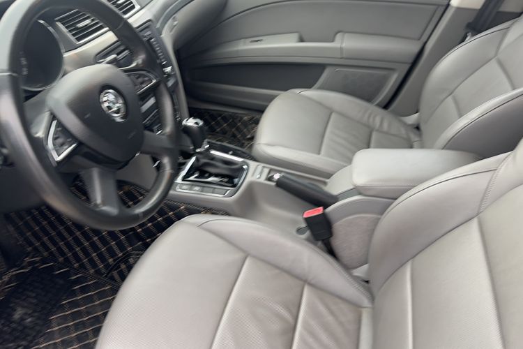 Used Skoda Superb 2013 1.8TSI Automatic Yashi Edition
