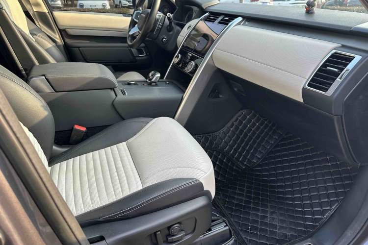 Used Land Rover Discovery 2023 Restyled 360 PS R-Dynamic SE