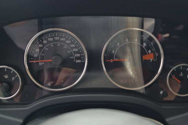 Used  Compass 2014 2.4L four-wheel drive luxury version
