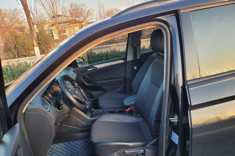 Used Volkswagen Tiguan L 2020 330TSI Automatic Two-Wheel Drive Luxury Edition China VI Standard