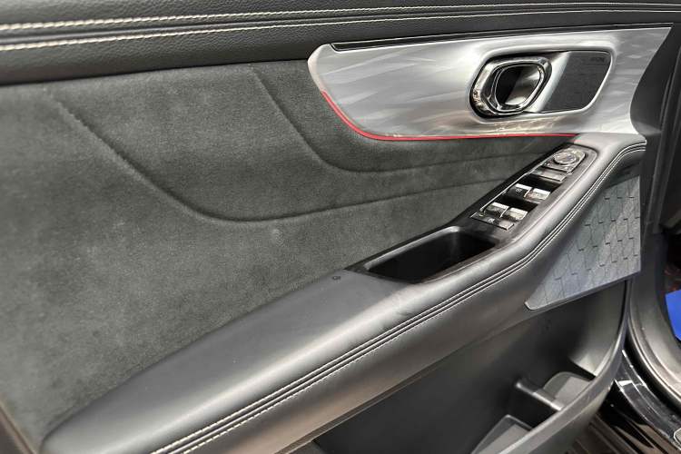 Used GAC Trumpchi GS8 2022 Double-Energy Series 2.0TM Four-Wheel Drive Premium Edition (7 Seats)
